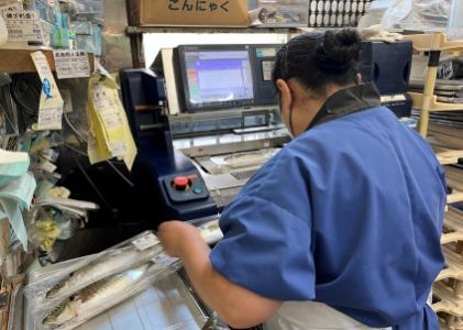鎌万水産　鎌倉駅前店(神奈川県鎌倉市/鎌倉駅/食品販売)_2